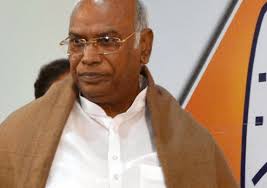 ವಿಶ್ವೇಶತೀರ್ಥರ ಬೃಂದಾವನ ದರ್ಶನ ಪಡೆದ ಮಲ್ಲಿಕಾರ್ಜುನ ಖರ್ಗೆ